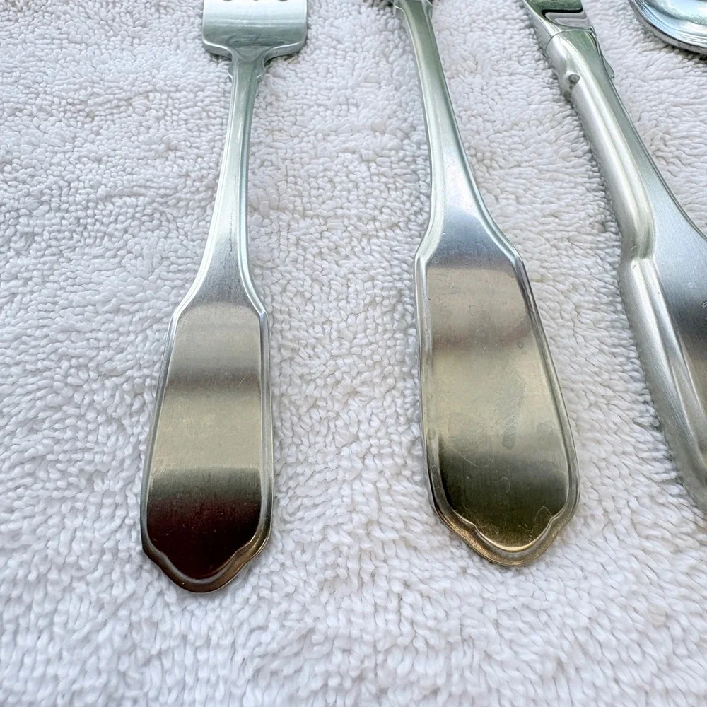 Oneida Community Valley Forge Stainless Flatware 5 Pc. Place Setting Silverware